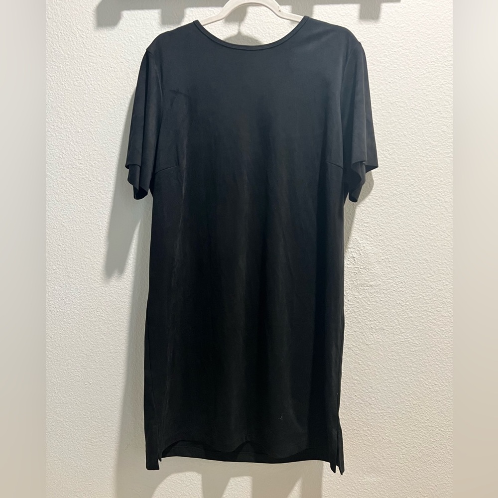 Forever 21 gorgeous black velvet dress with gold detail (2x)